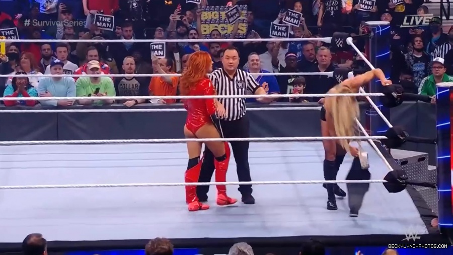 SURVIVOR_SERIES_2021_NOV__212C_2021_-_Becky_vs_Charlotte_3115.jpg